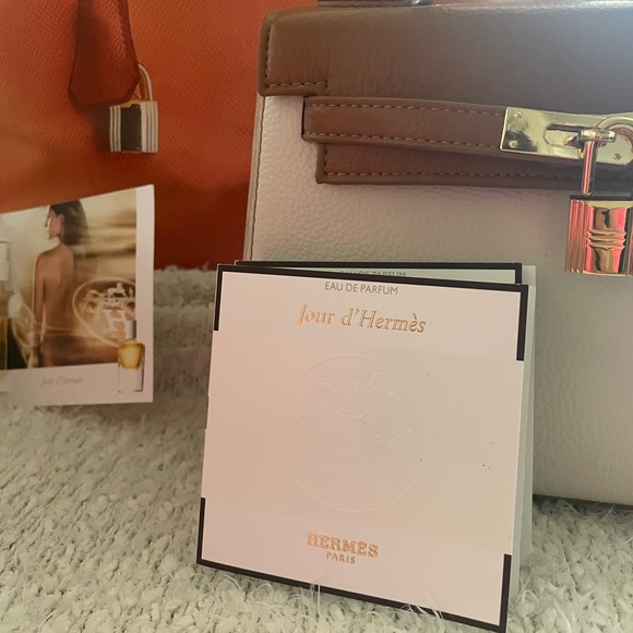 Jour de’ HERMES Perfume 4ml - Picture 7 of 9